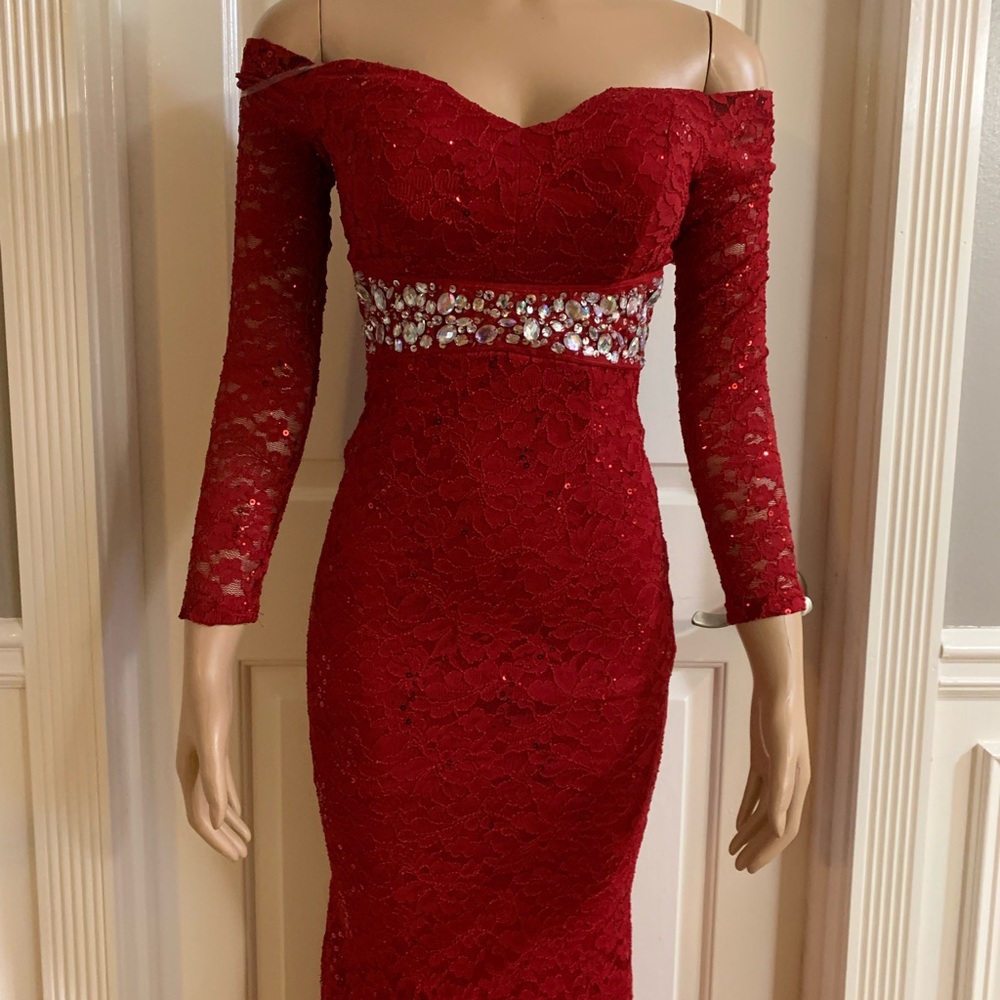Women junior red lace sequins shoulder off long sleeve maxi dress size (S) - Picture 6 of 10